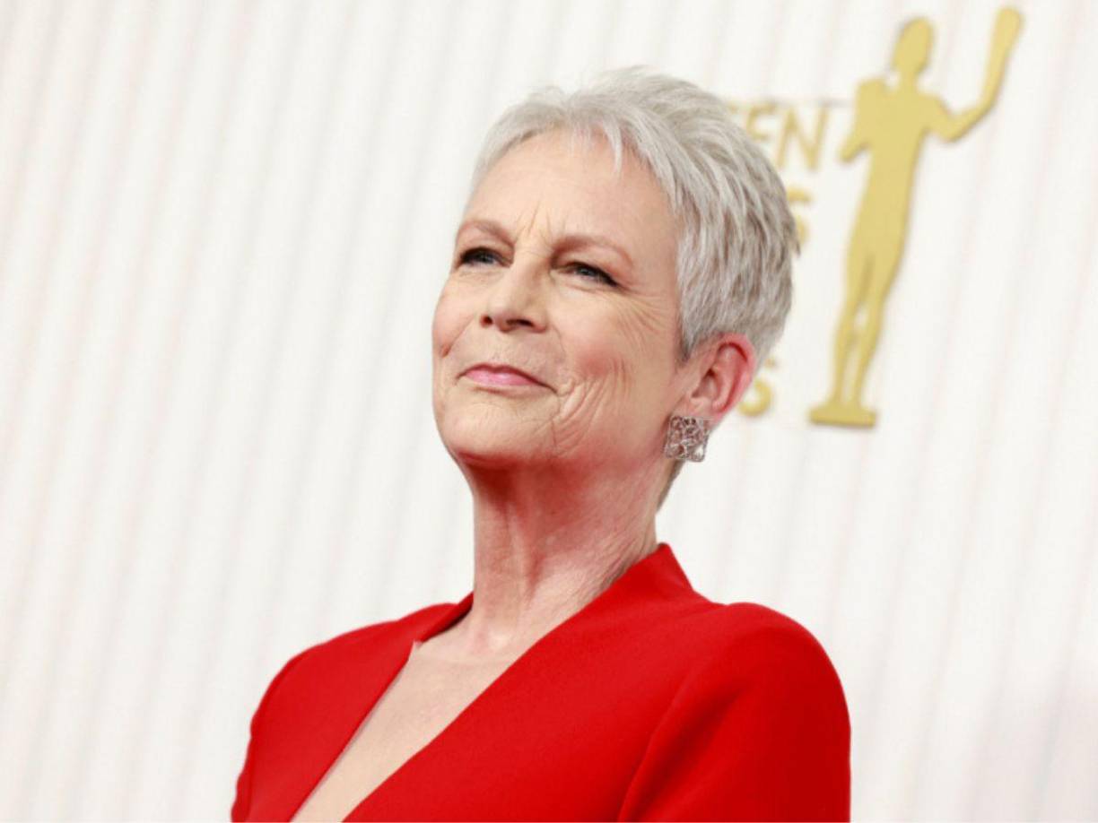 La actriz también ha vivido sus propias batallas. Tras una cirugía estética a la que se sometió en su juventud, Curtis se volvió adicta al Vicodin hasta que, en 1999, consiguió salir de su adicción.