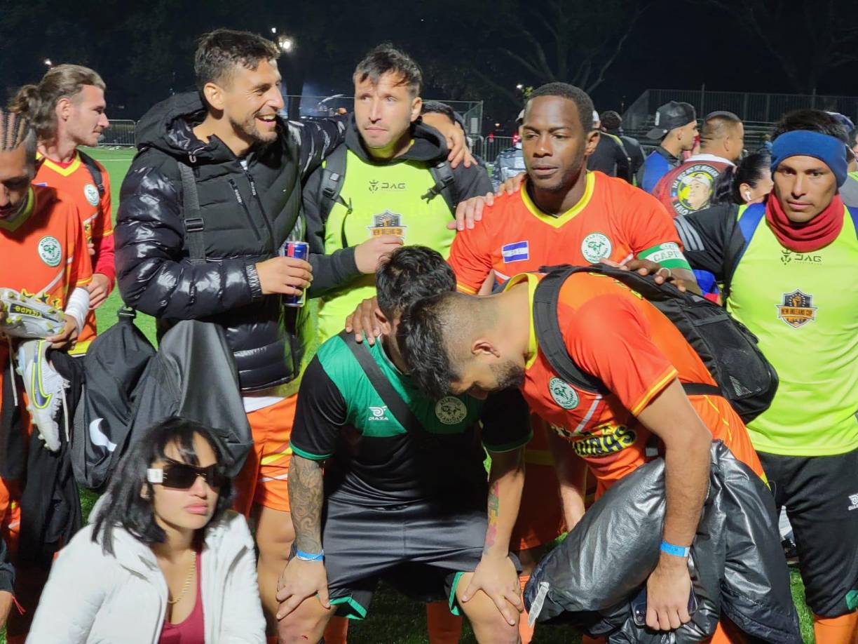 Milagros Flores y leyendas causan furor en la New Orleans Cup