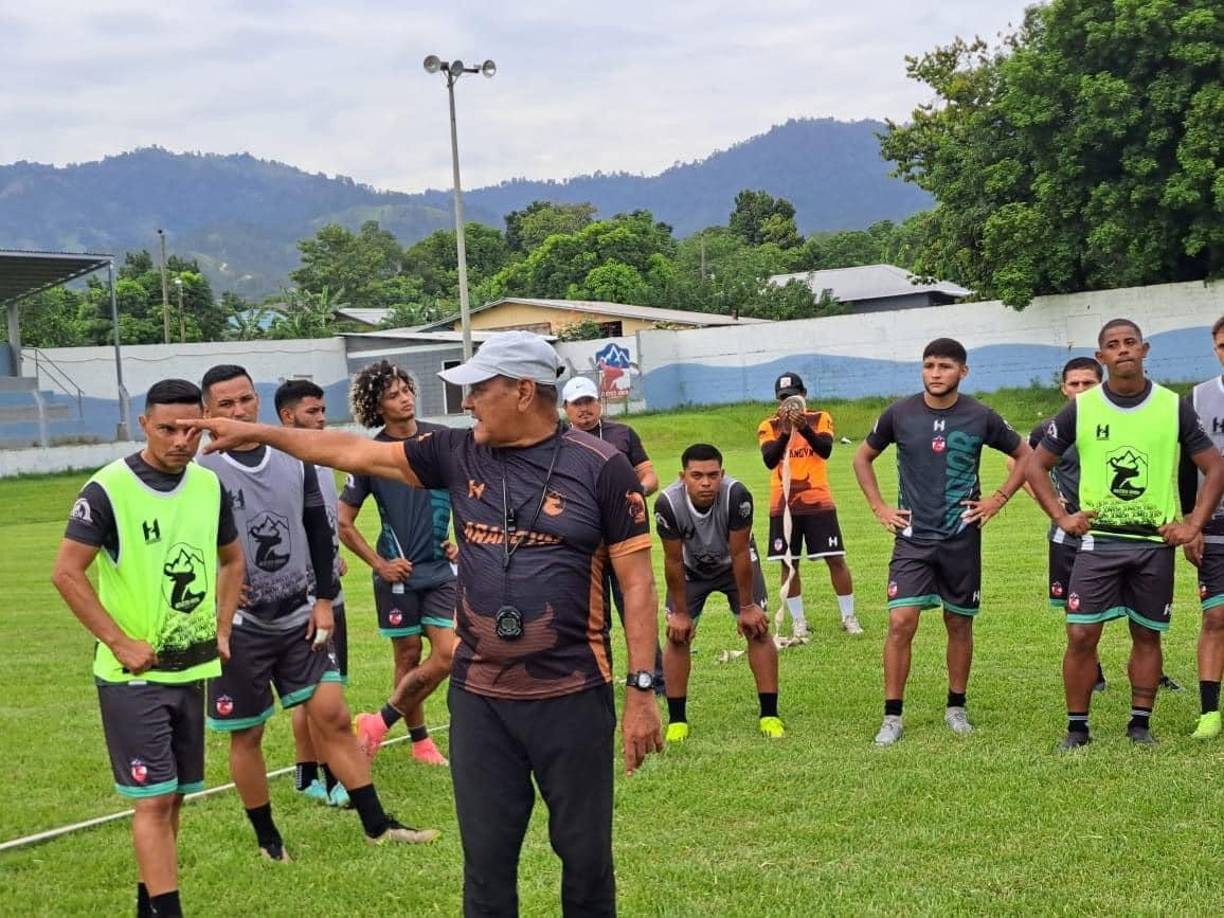 Los heridos fueron identificados como Joel Marinez, Selvin Euceda y Ángel Daniel Martinez, todos jugadores del Real Honduras.