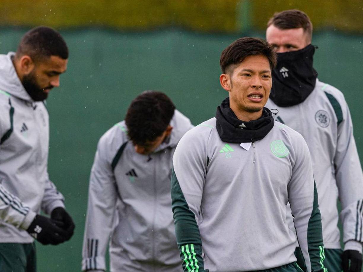 En el último entrenamiento del Celtic los jugadores notaron las bajas temperaturas que hay en estos momentos en Escocia. 
