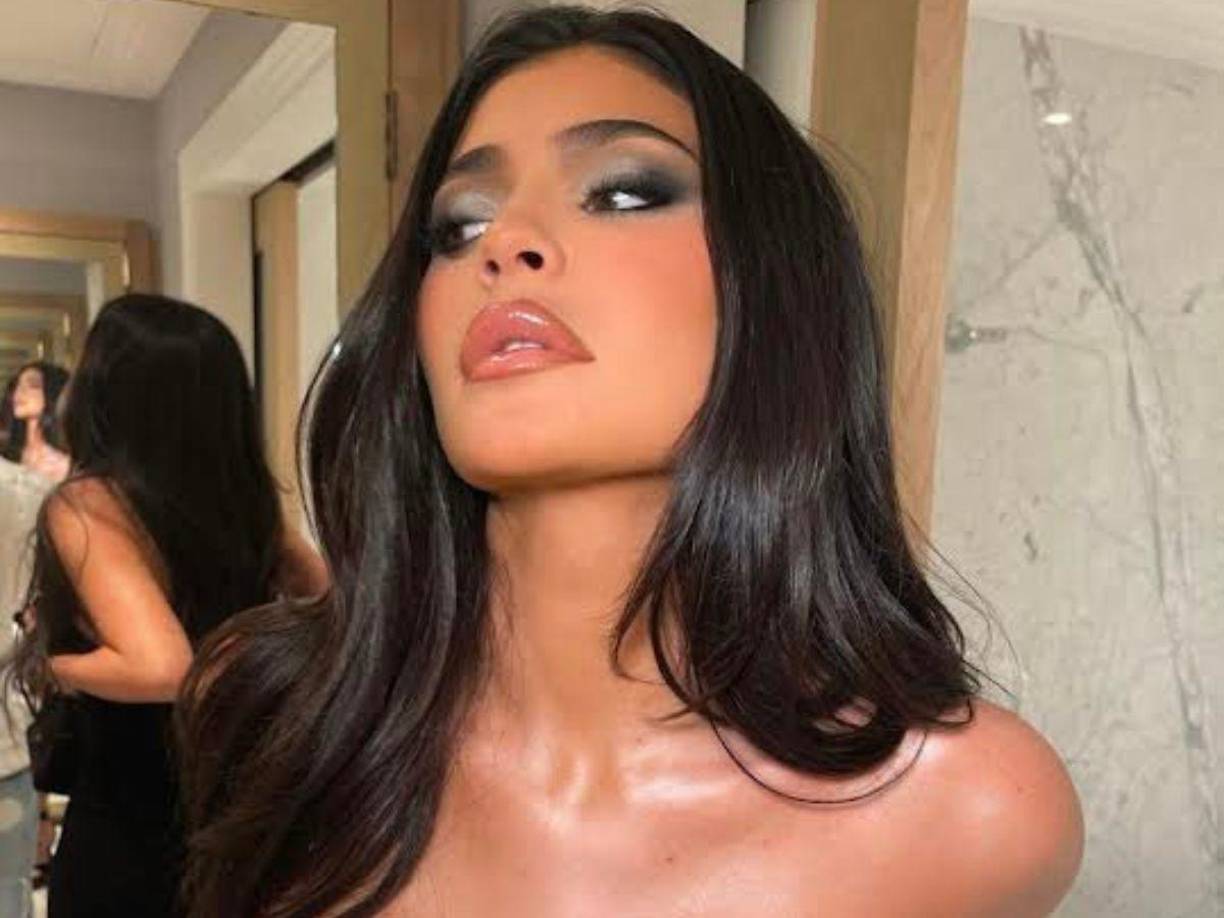 <b>Kylie Cosmetics</b>, fundada en 2015 por la joven empresaria, es hoy <b>una compañía valorada en 900 millones de dólares.</b>