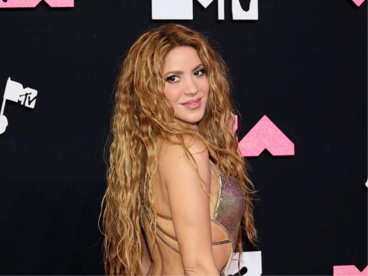 “Imagínate salir bien contenta de tu casa para ir a ver a tu ídolo y que tu ídolo te salga con ese empujón de quítate de mi camino”, mencionan.