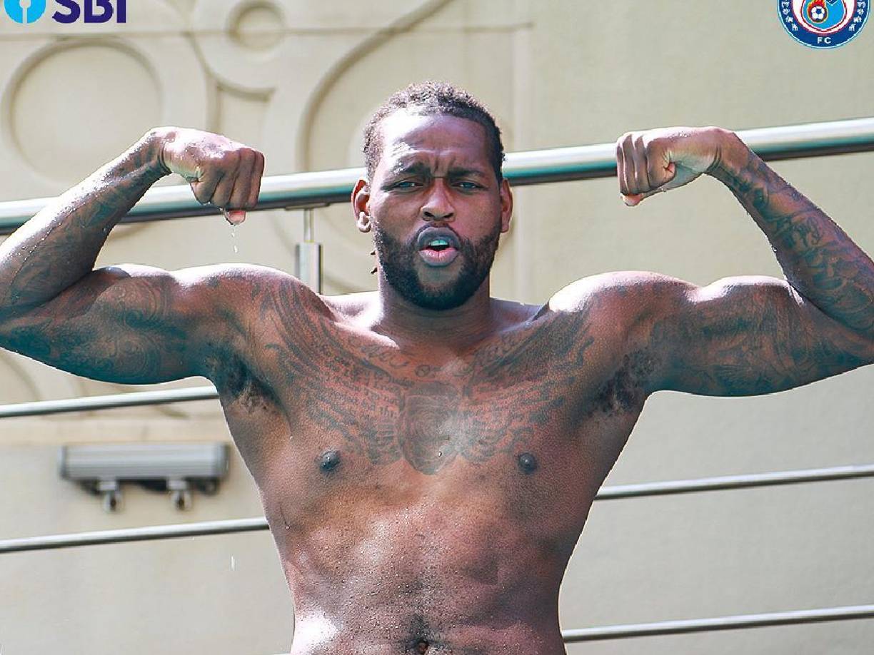 La NCA advirtió este año a los viajeros procedentes de Tailandia, Canadá y Estados Unidos que pueden enfrentar penas de prisión en caso de traficar con cannabis. 