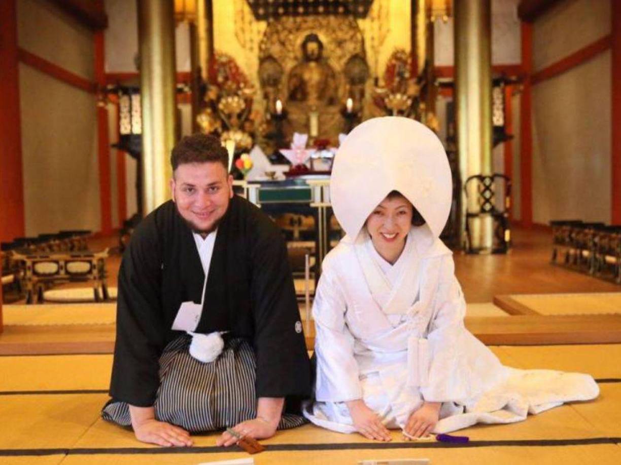 Argelio realizando algunas de las populares prácticas en Japón.