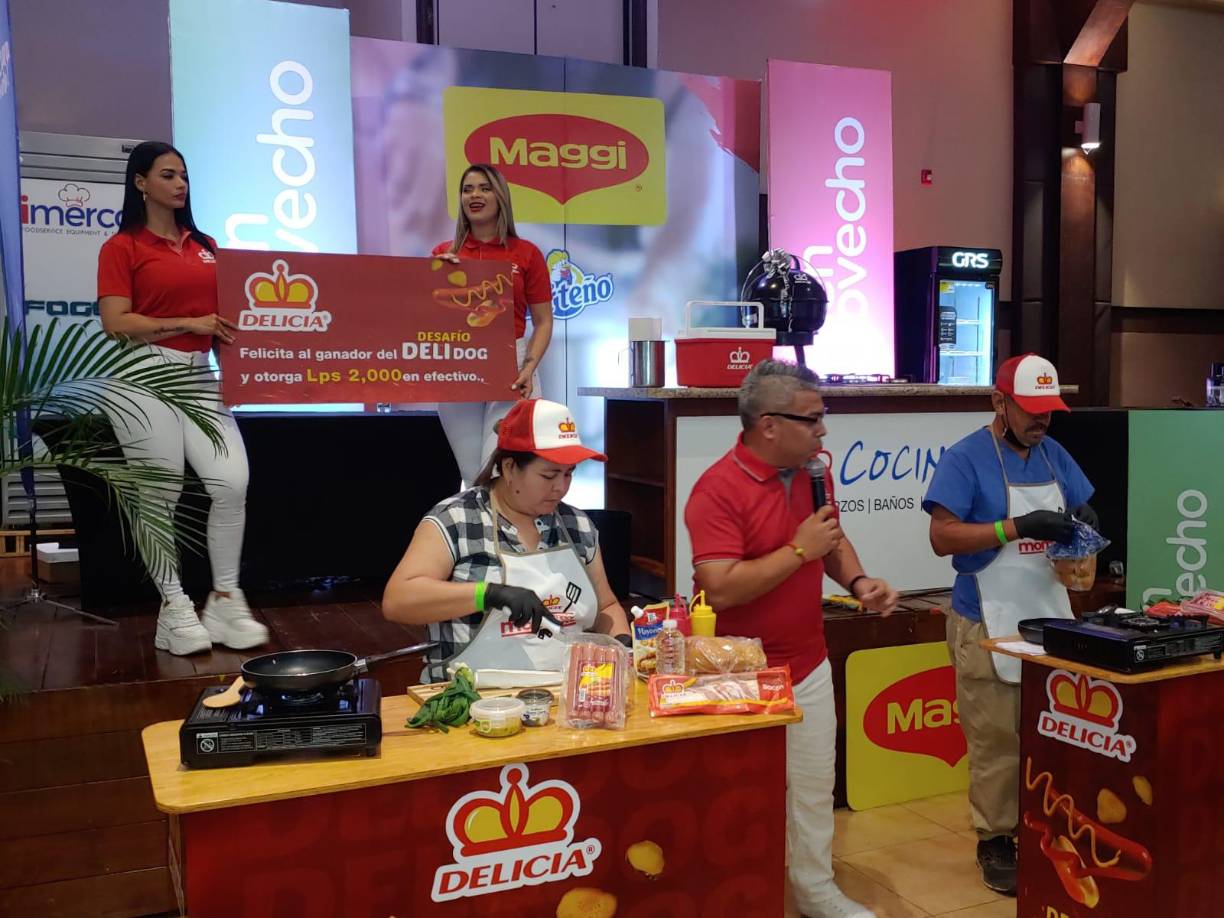 Al finalizar el concurso se dio entrego un premio al participante que preparara el mejor Hot Dog. 