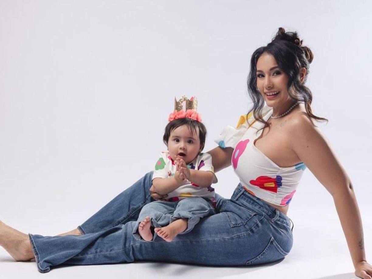 Cabe recordar que en la actualidad Elsa Oseguera es madre de familia y dedica su tiempo a la pequeña Summer y su contenido lo ha enfocado en mantenerlo lejos de la polémica como en el pasado. 