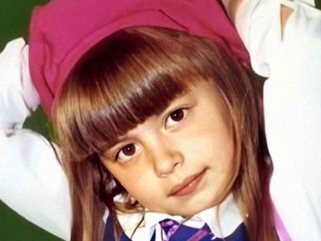 En el año 1999, con tan solo cuatro años de edad, decidió lanzarse al mundo del espectáculo al audicionar en el casting para la telenovela infantil ‘Carita de Ángel’, emitida en el canal mexicano ‘Televisa’, siendo escogida para protagonizarla durante los 175 episodios que la componen.