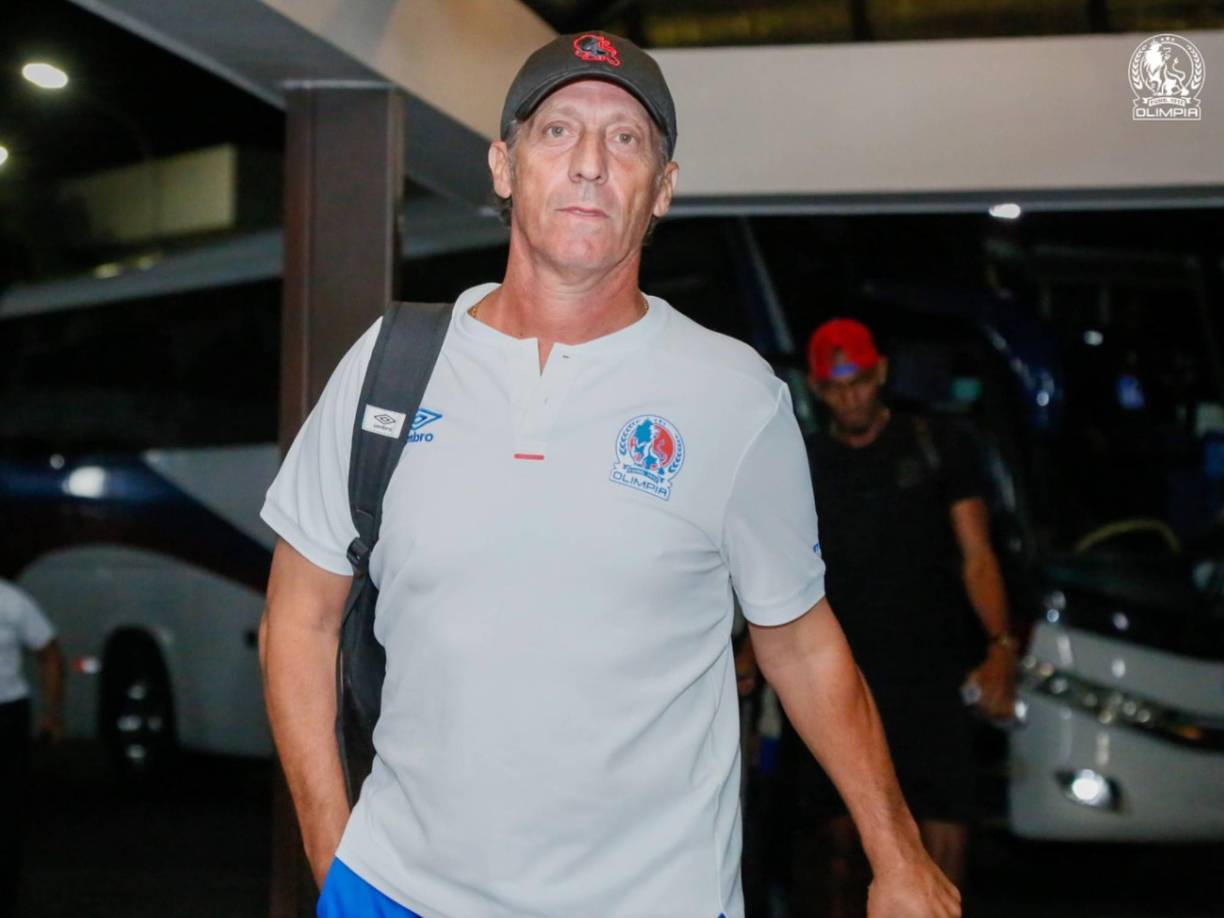 Rafael Villeda, presidente del Olimpia, habló sobre el futuro de Pedro Troglio: “El profe tiene contrato y está con el deseo de continuar en el equipo, es una extraordinaria relación y la afición está contenta con los ocho campeonatos y un título centroamericano alcanzados con él, por eso le damos el respaldo para que siga dándonos alegrías”, afirmó Villeda.