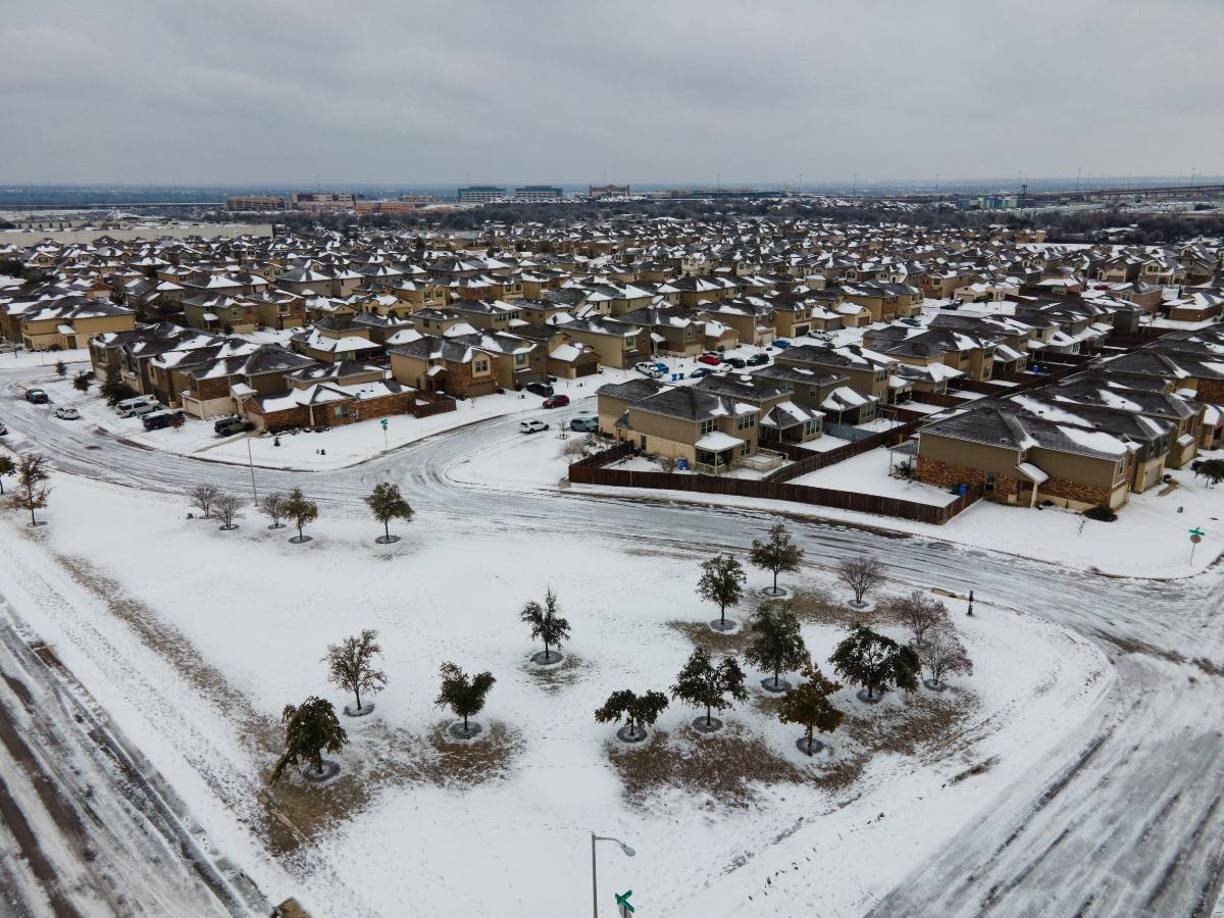 Sin embargo, el Congreso de Estados Unidos sí celebrará este lunes la sesión para certificar la victoria del republicano Donald Trump en las elecciones del pasado 5 de noviembre, quien tomará posesión de su cargo el próximo día 20.