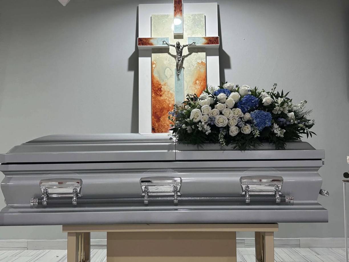 Según los detectives, los vecinos se habían peleado verbal y físicamente antes de que Swinney disparara a López varias veces con una pistola.