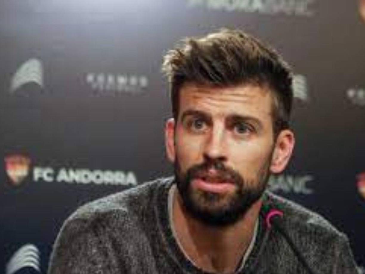 “La que me lio Juan, si ahora imponemos chutar el penalti, sabiendo lo negativo que está, vamos, hay un Cristo en México que no puedo entrar”, explicó en un momento de la conversación con sus colegas, entre los que no faltó Iker Casillas e Ibai Llanos, además de otros.