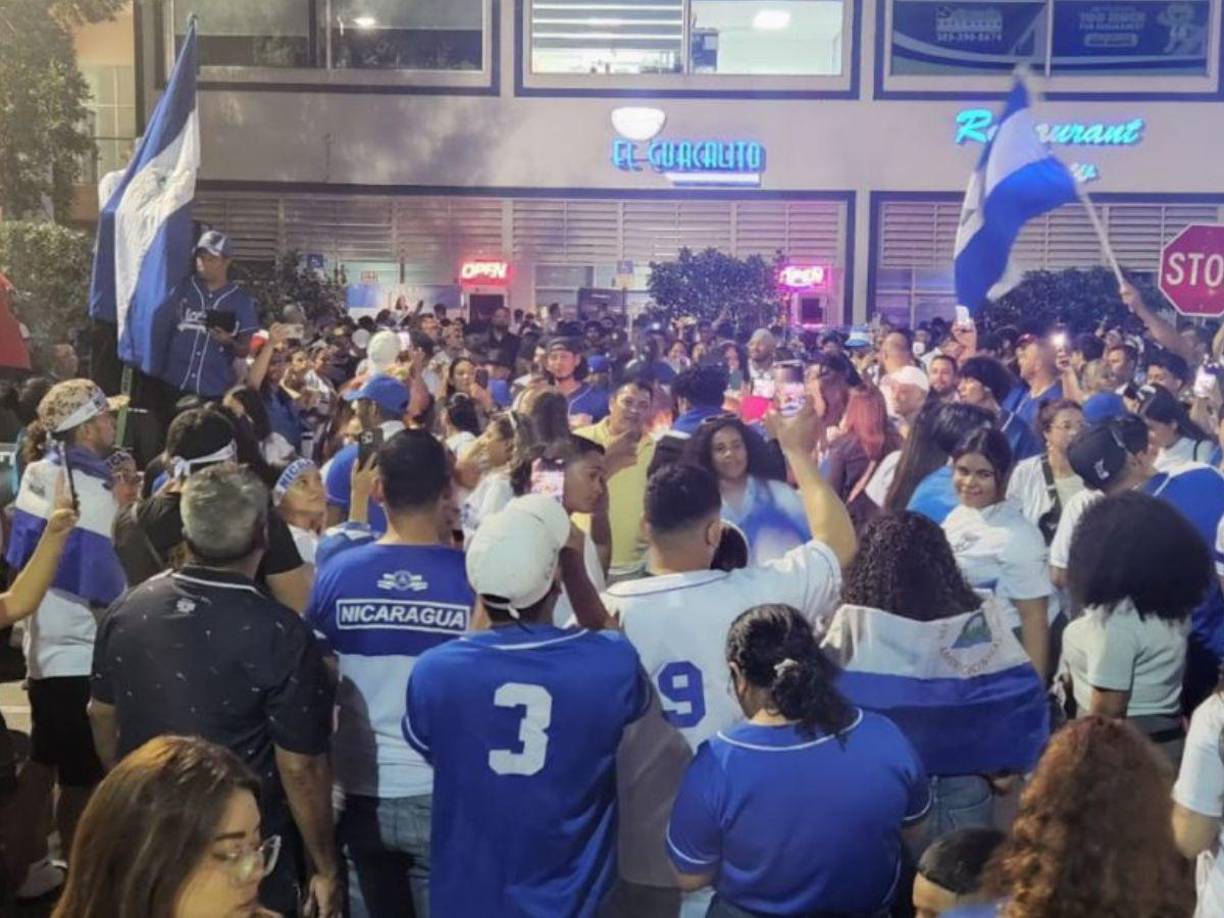 Luego que Sheynnis, de 23 años, se coronara como la nueva Miss Universo, millares de nicaragüenses festejaron en las calles de ese país, gritando vivas y enarbolando con júbilo la bandera nacional. Ese gesto de patriotismo no fue del agrado de la dictadura en ese país.