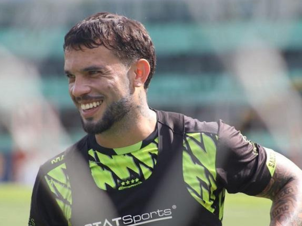 El centrocampista uruguayo José Barreto es nuevo jugador del Platense de la Liga de Ascenso. Anteriormente el volante estuvo en el balompié hondureño ya que formó parte del Honduras Progreso.