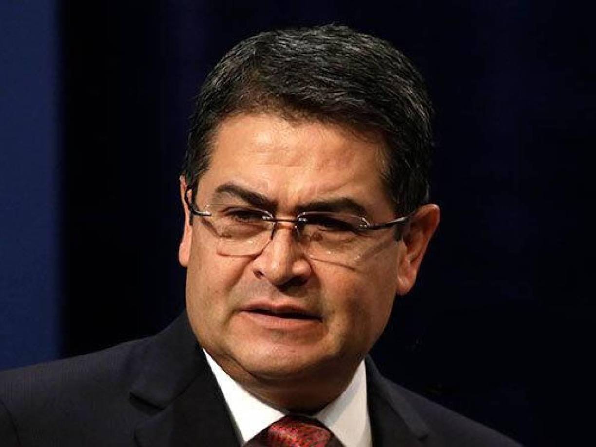 La defensa de Juan Orlado Hernández redactó un comunicado como respuesta a las declaraciones del diputado hondureño Edgardo Castro (Libre) en las que asegura haber intentado ser sobornado por el expresidente de Honduras (2014-2022). 