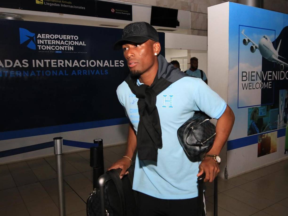 Deiby Aldair Flores juega en Hungría y es otro de los que está de regreso.