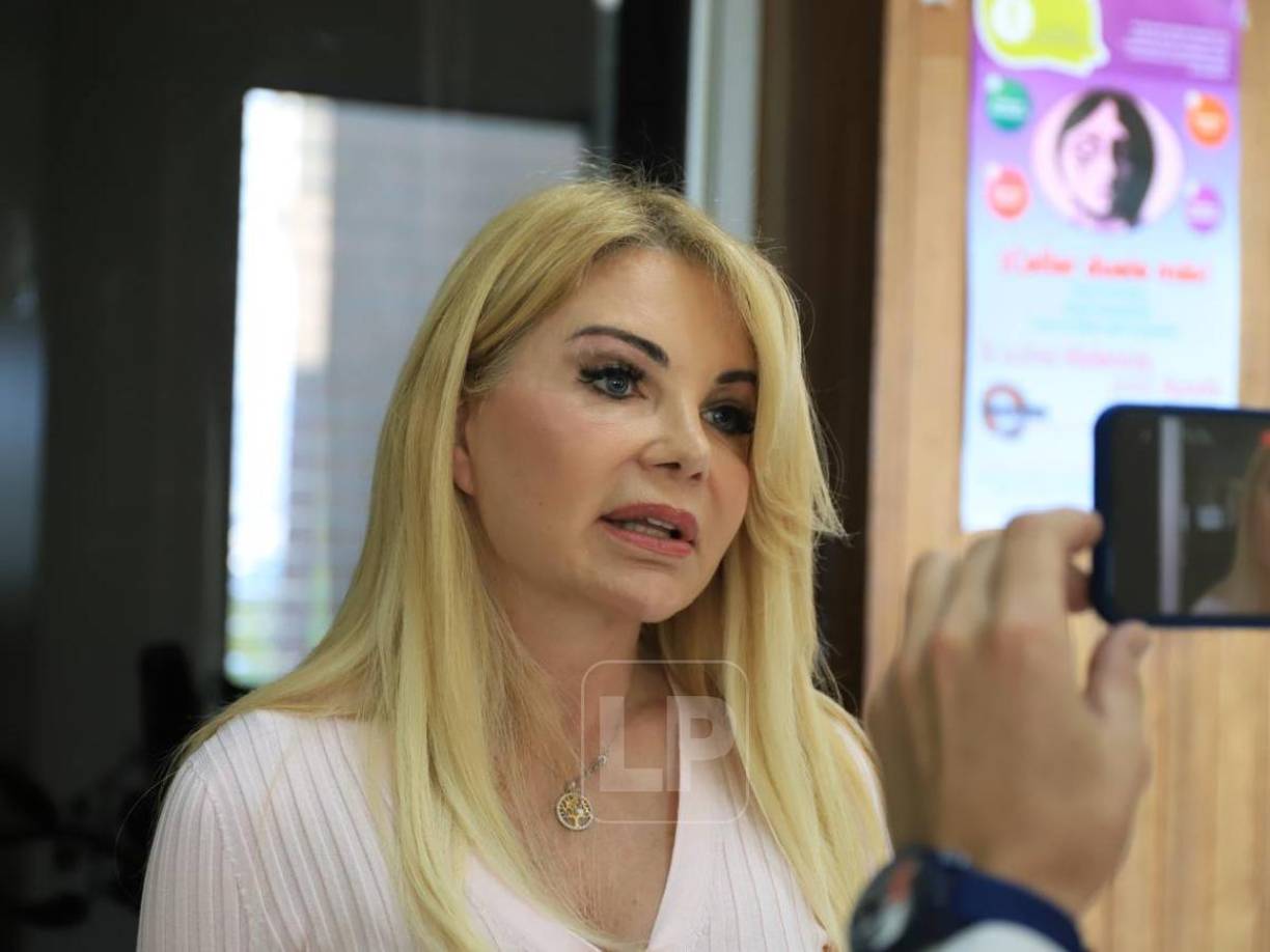 Aguas Ocaña dejó el país hace 17 años, pero durante ese tiempo ha tenido palabras para el país y su población ante medios de comunicación. 