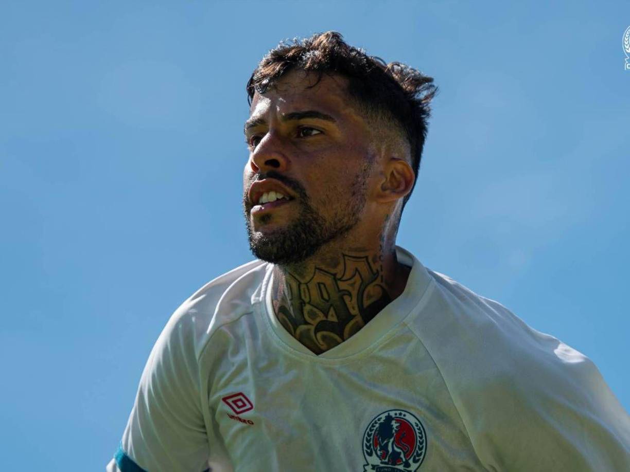 El brasileño Gabriel Araújo firmó contrato por un año con el Olimpia.