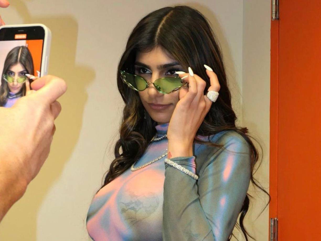 Lo que pocos saben sobre ella es que se matriculó en la Universidad de Texas en El Paso, y obtuvo una licenciatura en Historia.