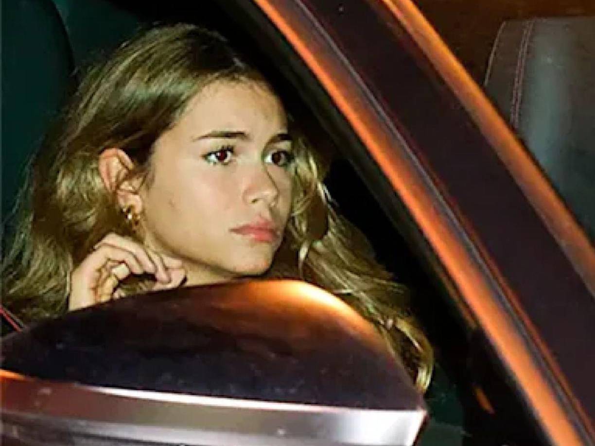 Clara Chía al parecer recibió una millonaria oferta de dinero para hablar sobre el tema y dar así su versión de los hechos, sin embargo, la española al parecer ha decidido guardar silencio aunque le han ofrecido hasta 1 millón de euros.