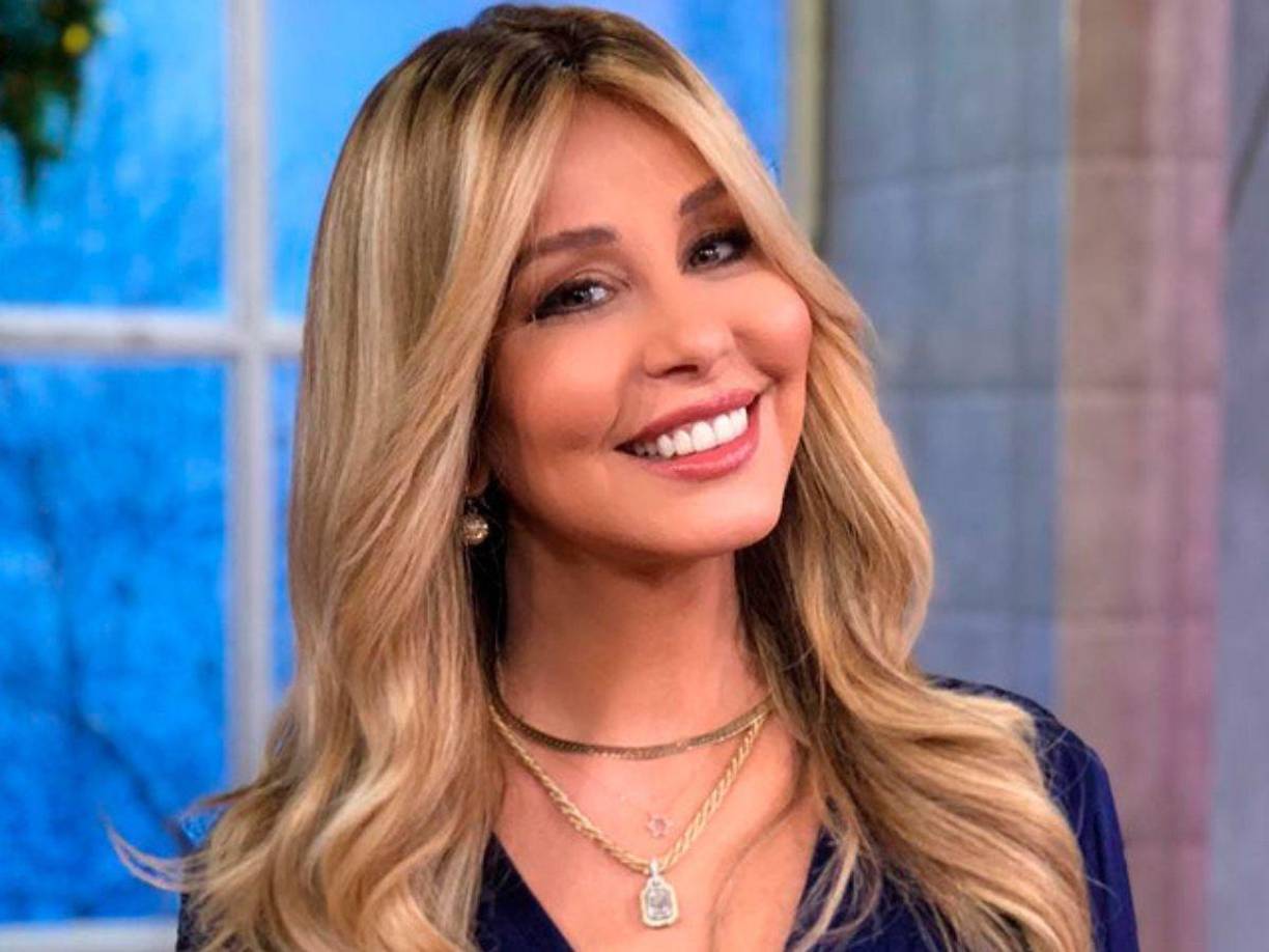 “Ella llamó para decir que no puedo hablar de sus hijos”, dijo Dellanos en el show. “Ustedes están hablando, pero ella les dijo que yo no puedo”, añadió a sus compañeras Verónica Bastos y Aylín Mujica.