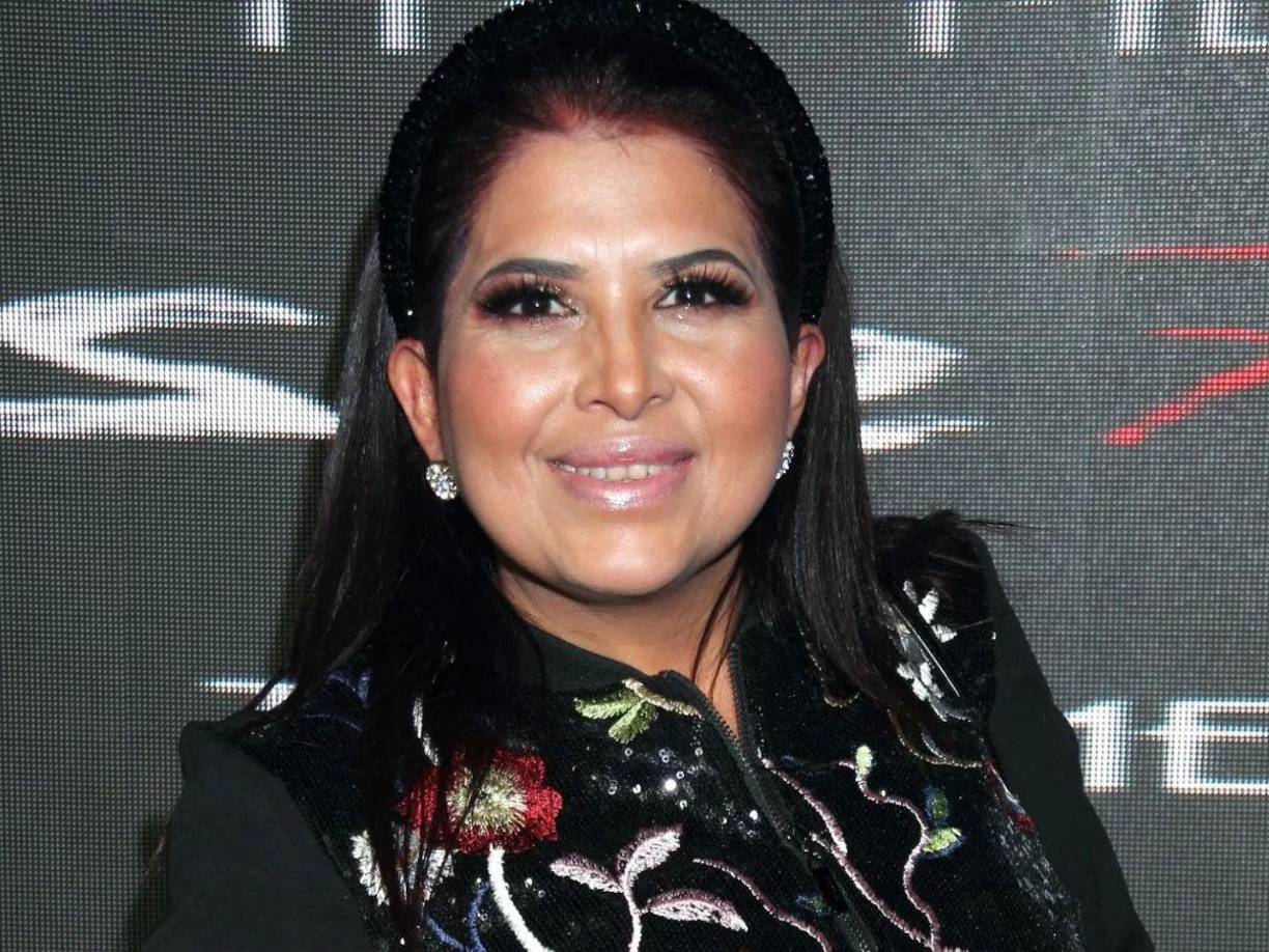 En enero del 2024, la famosa comediante mexicana Liliana Arriaga mejor conocida como “la Chupitos”, dio a conocer que había sido diagnosticada con síndrome de Sjögren, una extraña enfermedad cuya causa se desconoce, y que afecta a las glándulas encargadas de la producción de la saliva y las lágrimas y que puede llegar a provocar lupus y atrofiar las articulaciones.