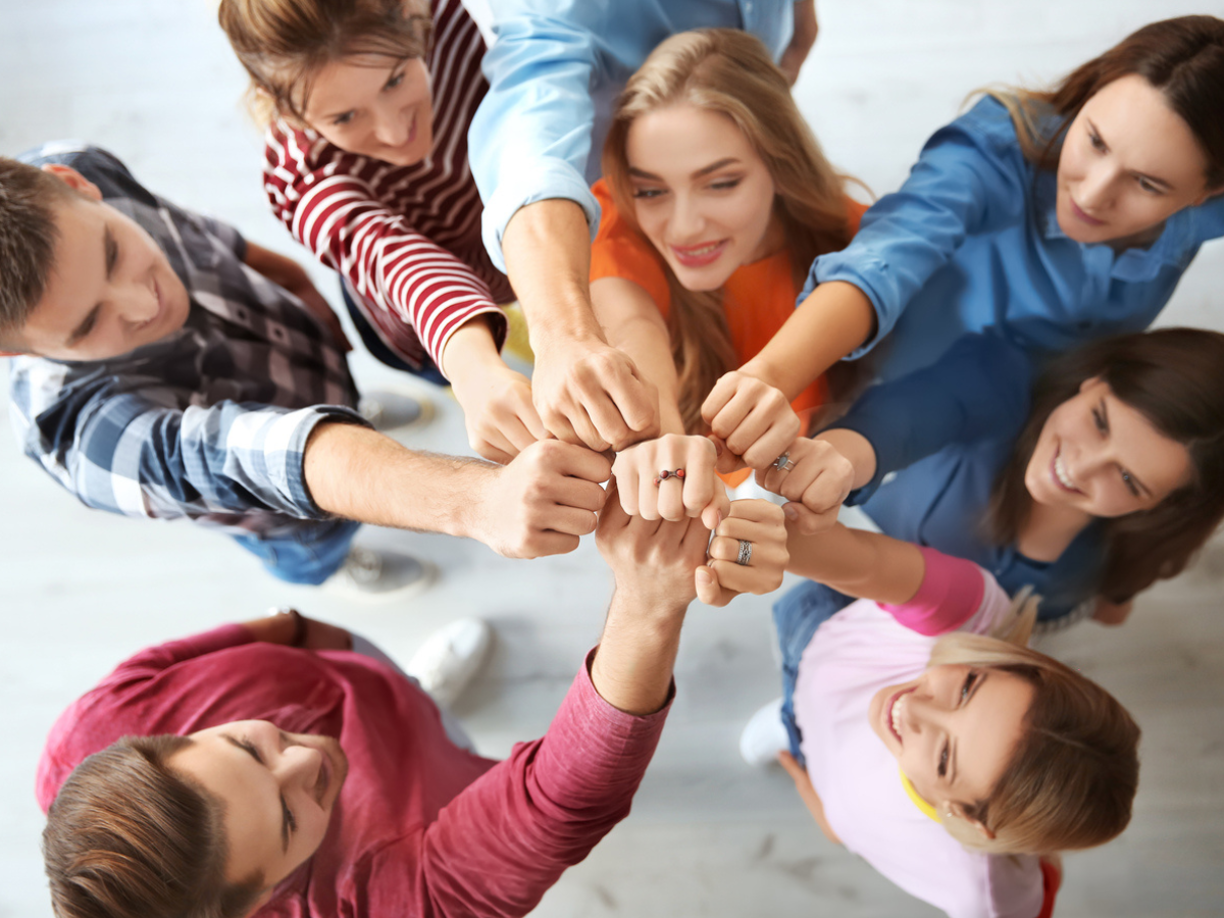 Tener buena conducta dentro del país y no haber sido solicitado por autoridades de otras naciones por un delito cometido. Honduras quiere ciudadanos que no causen disturbios en el país.