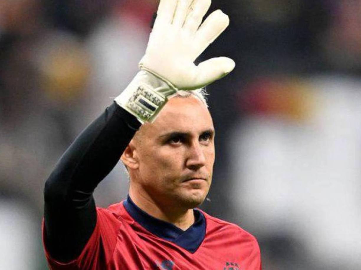 Colo Colo negocia directamente para fichar a Keylor Navas. Las charlas las lleva adelante el presidente Aníbal Mosa. El arquero se muestra interesado en llegar al equipo chileno que va a jugar Copa Libertadores, el periodista Kevin Jiménez lo confirma. La oferta existe y en los próximos días podría ser oficial.