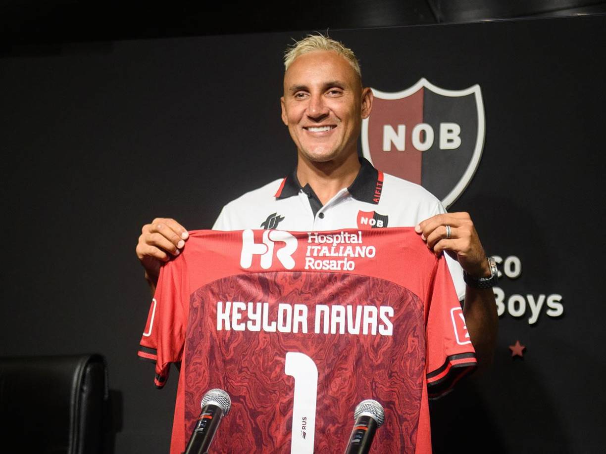 Keylor Navas dijo sentirse “con confianza” y estar en “perfectas condiciones para poder empezar a jugar”, tras haber pasado el último semestre como jugador libre, después de su salida del Paris Saint Germain.