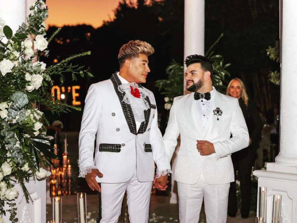 Eduardo Antonio, quien tuviera una relación con la vedette, tuvo una elegante y romántica boda con Roy García, su novio, en un encuentro en el que ambos vistieron de blanco y se convirtieron en esposos en una lujosa e impresionante boda.