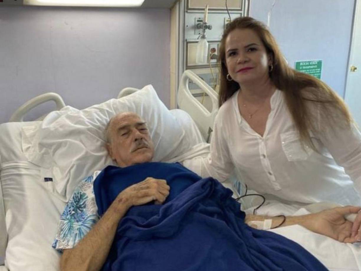 Este 16 de noviembre, en punto de las 2:00 de la tarde, en Acapulco, Guerrero, Andrés García fue trasladado en ambulancia, a petición de su esposa Margarita Portillo, quien solicitó que lo llevaran de la casa del histrión a la suya.