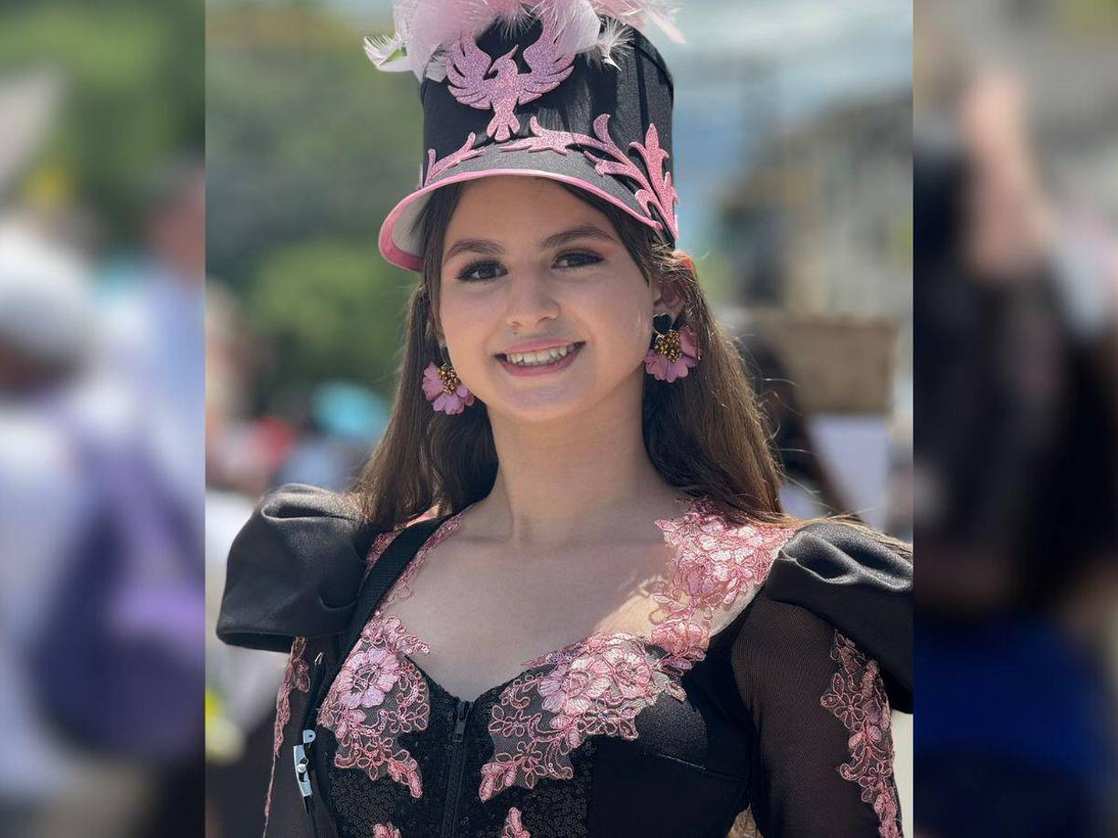 Su rostro angelical la distingue del resto.