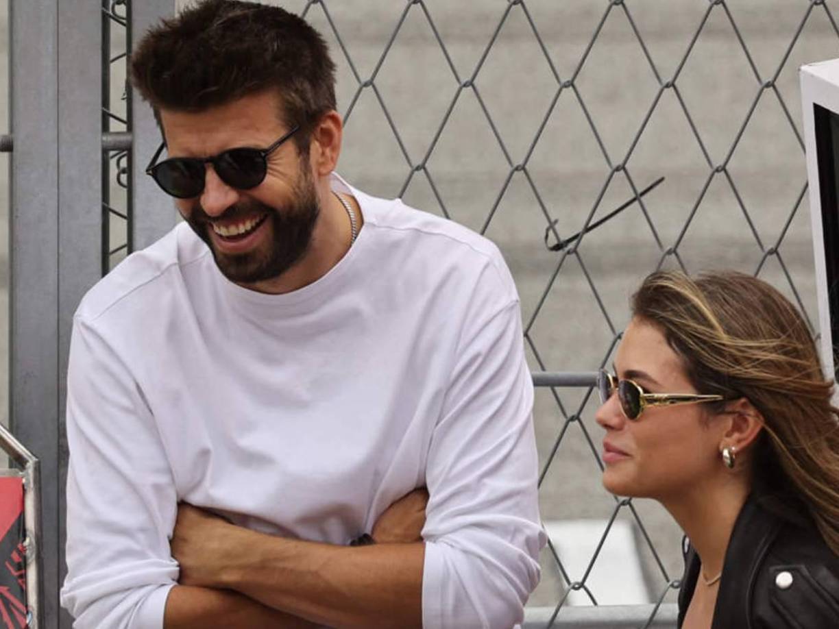 “Clara llegó devastada a Cosmos, la empresa donde trabaja”, señala la prensa española haciendo referencia que la pareja de Piqué no se encuentra bien luego de que Piqué la dejó sola en Barcelona.