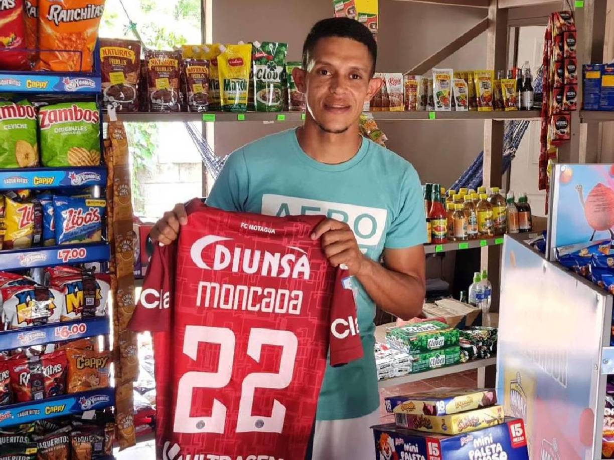 El jugador de Juticalpa, Jesse Moncada, cuenta con una pulpería en la que está a tiempo completo cuando no se encuentra practicando el fútbol.