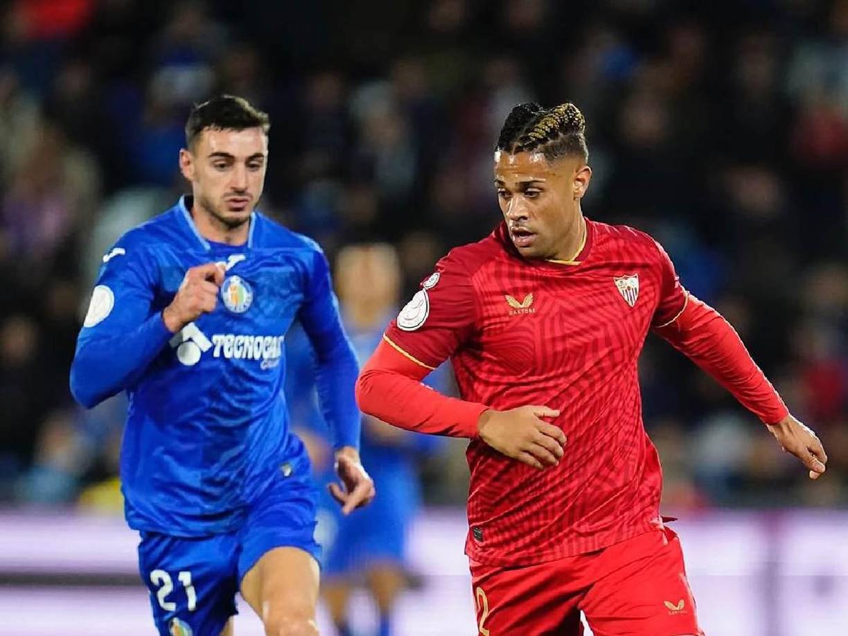 Mariano Díaz, exjugador del Real Madrid, tiene las horas contadas en el Sevilla y su nuevo destino sería el Al-Ahly de Egipto.