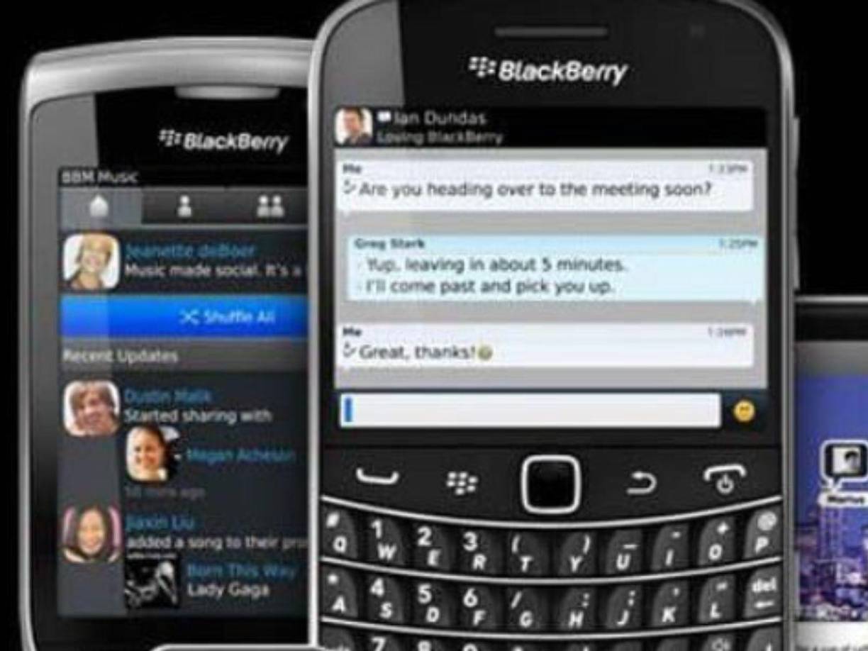 El teléfono BackBerry fue realmente el primer teléfono inteligente en revolucionar la tecnología celular y la mensajería instantánea y ese “dame tu BB Pin” fue toda una leyenda de la comunicación que marcó una generación.