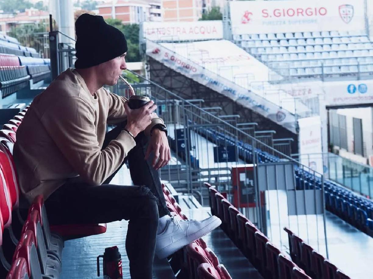 Actualmente Jakub Jankto, juega en el Cagliari de Italia en el cual llegó en 2023, convirtiéndolo en uno de los pocos jugadores activos que han anunciado su orientación sexual.