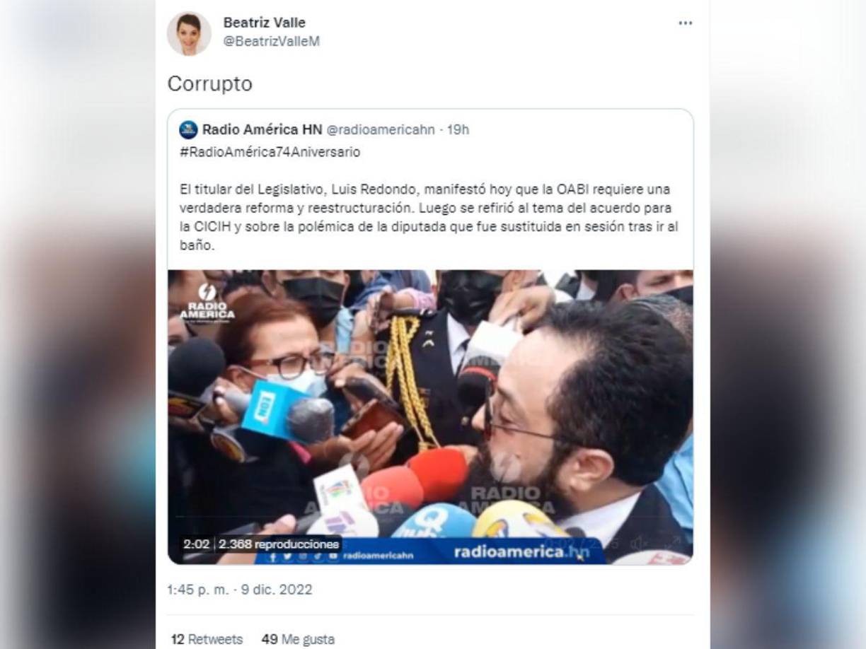 Primera publicación de Beatriz contra Redondo a la 1:45 de la tarde del viernes.