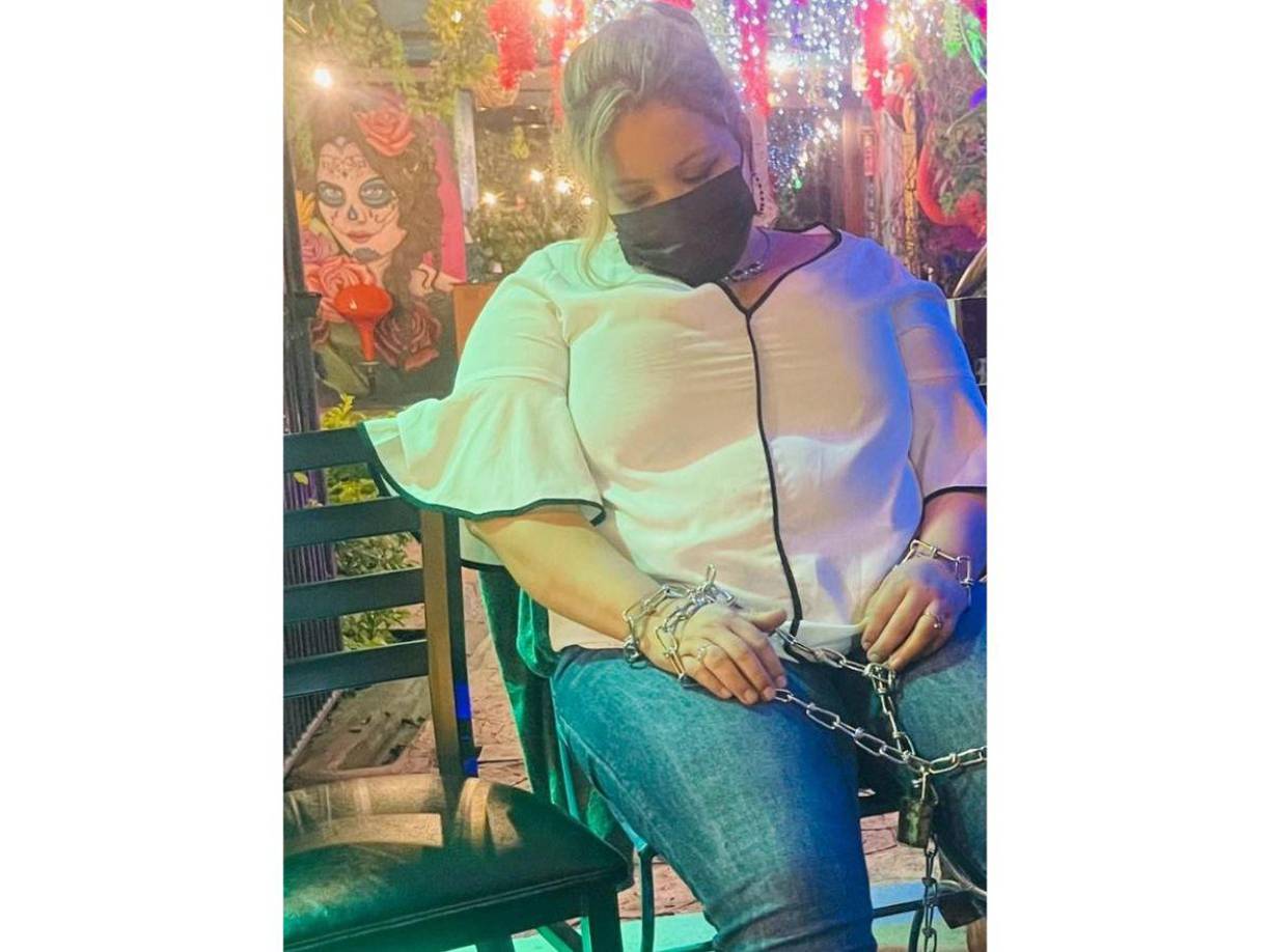 Inés Altamirano fue respaldada anoche por varios de sus amigos y familiares. 