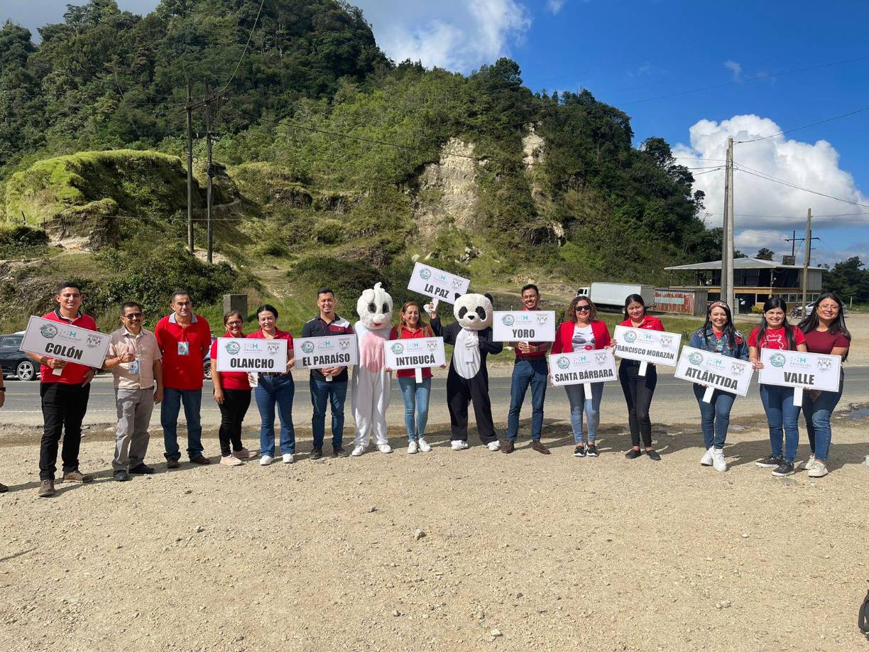 Desde su llegada al departamento de Ocotepeque, los estudiantes fueron recibios por la delegación de la Olimpiada Nacional de Física, dirigidas por el licenciado Francisco Soriano.