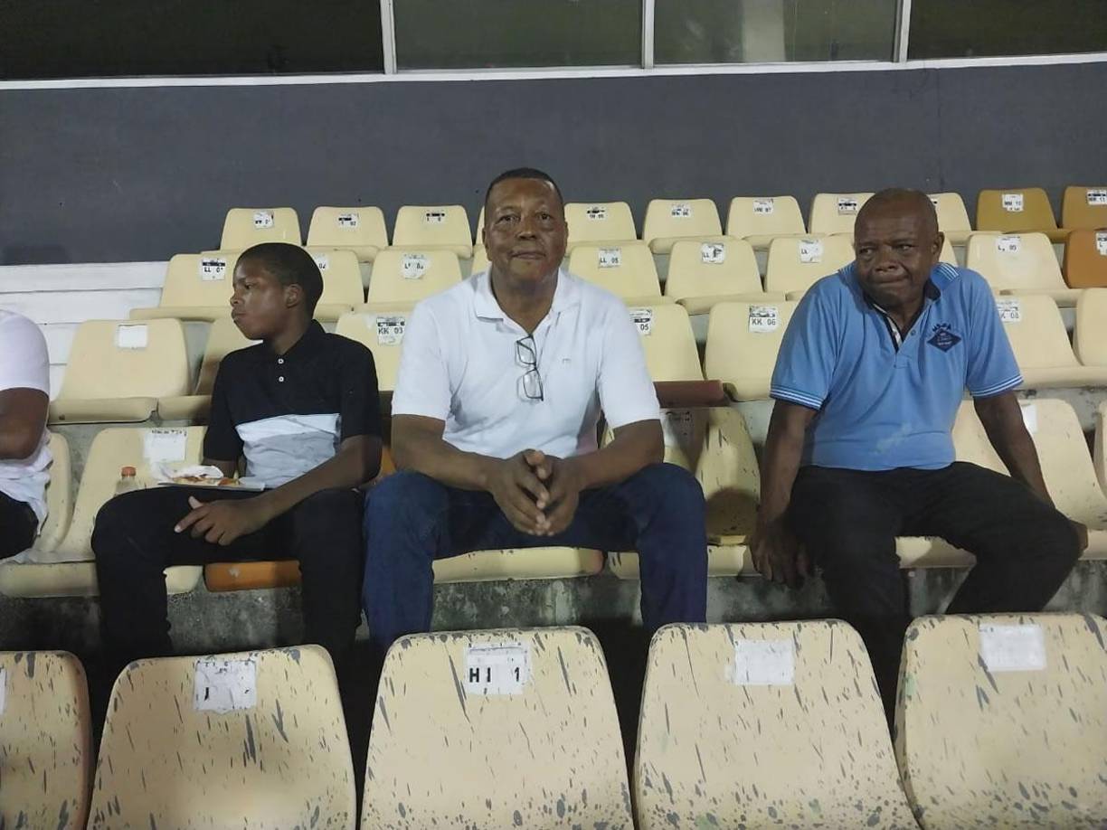 Garra catracha presente: fotos del ambiente Cuba-Honduras en estadio dominicano