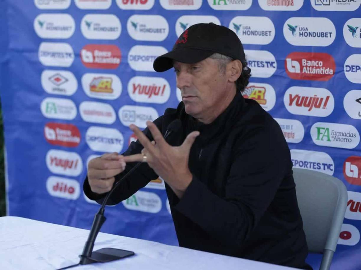 “Nadie se quiere ir y me cuesta mucho tomar esta decisión, porque quién se quiere ir de un lugar que gana y mira si salimos Penta, a qué te vas a otro lugar a perder, porque nosotros somos eternos perdedores, pero bueno, al final es una decisión familiar y es una gran posibilidad que tengo de volver a mi fútbol con Instituto de Córdoba”, dijo en conferencia de prensa.