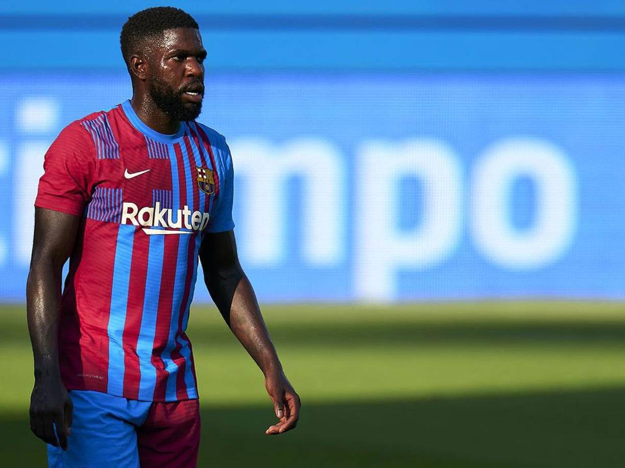 Tras la llegada de Lewandowski, el FC Barcelona busca la salida de varios jugadores y la lista de bajas la encabeza el zaguero francés Samuel Umtiti. El defensor no entra en los planes de Xavi.