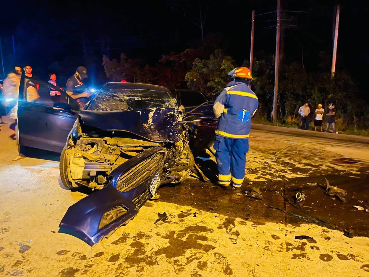 Anoche, cuando Castellanos conducía su vehículo turismo color rojo, chocó frontalmente contra otro automotor en la carretera CA-4 cerca del desvío hacia Los Naranjos.