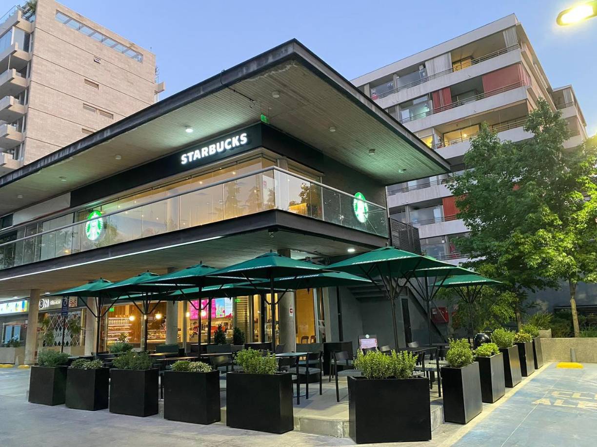 Y es que la cadena de cafeterías más famosa del mundo confirmó su llegada al país centroamericano el lunes, luego de años de especulación por parte de los hondureños.