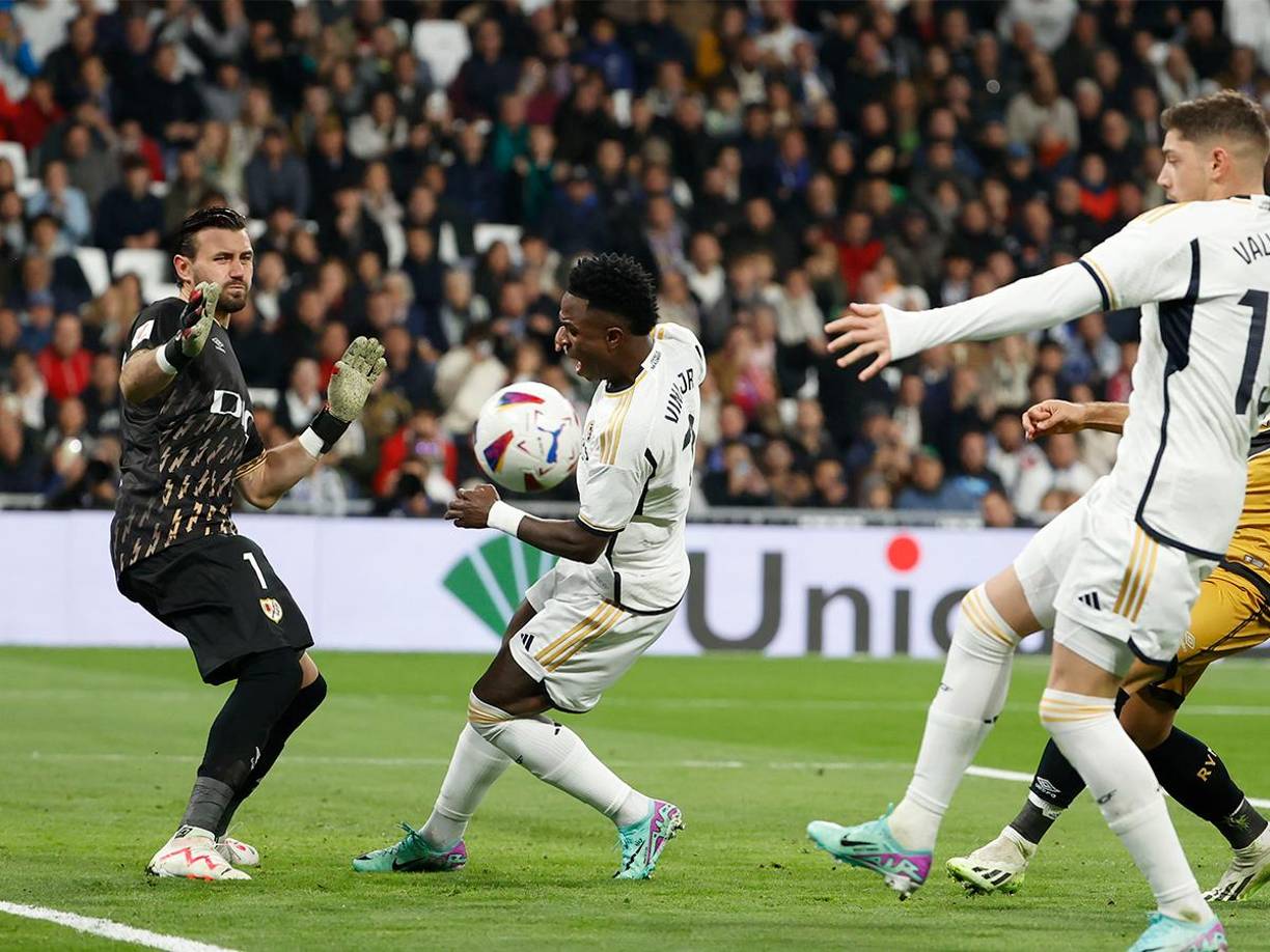 <b> </b>Las cámaras de Movistar+ captaron una discusión durante el encuentro entre el jugador brasileño y el portero macedonio: