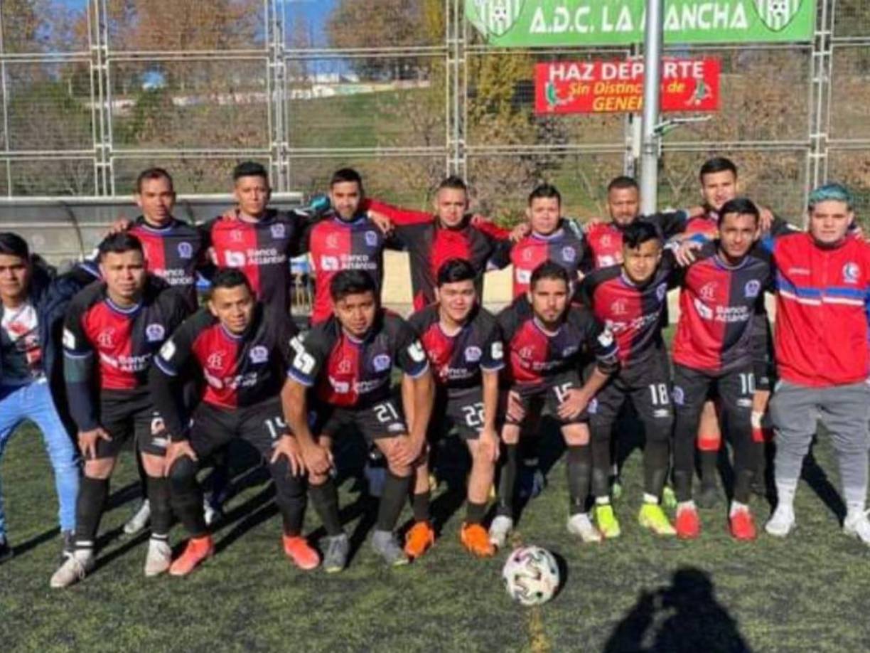 Chechos Barber FC, es un equipo en el que ha jugado el hondureño Nelson Granados. El club luce la camisa del Olimpia en los torneos burocráticos que se disputan en España.