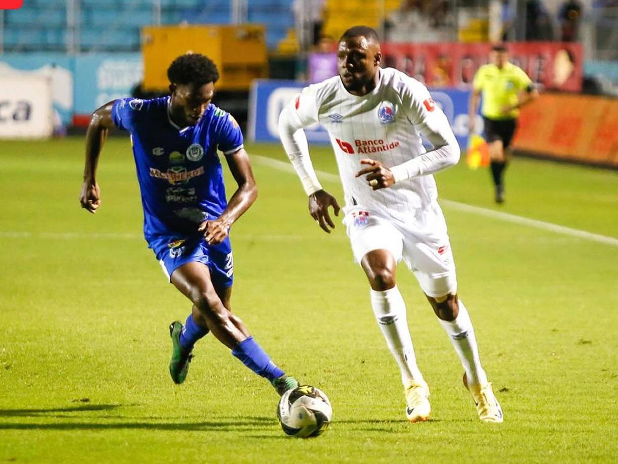 Yustin Arboleda regresó a jugar de manera oficial con el Olimpia tras estar más de dos meses fuera de las canchas por una lesión.