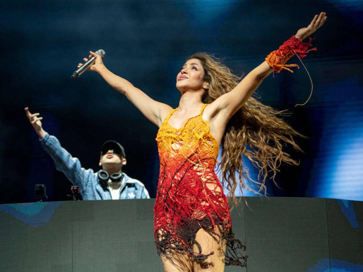 Traer a una artista como Shakira a la final de la Copa América supondrá un gran esfuerzo económico para la Confederación Sudamericana de Fútbol, tal y como ha revelado el periodista Juan Etchegoyen en Mitre Live. “El dinero que invertirá la Conmebol en la final de la Copa América es bestial. Obviamente sabemos lo que genera el fútbol y termina siendo un vuelto con lo que se factura, pero a mí no deja de sorprenderme”.