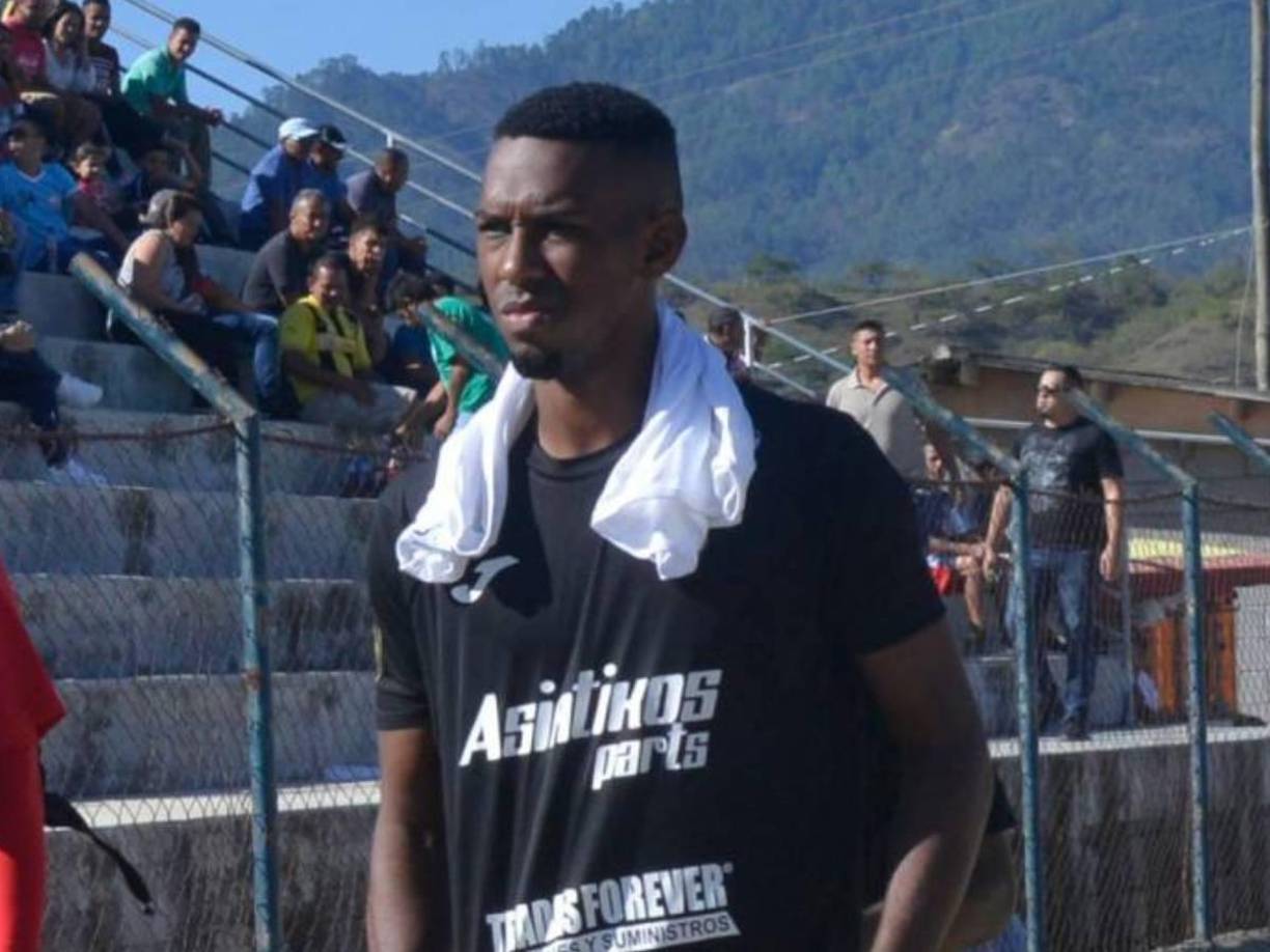 Dylan Andrade: El futbolista se convierte en la primera baja del Juticalpa FC para el 2025. El futbolista tiene varias ofertas de segunda división y ante el poco ritmo de juego que tiene en los canecheros, ha pedido su salida.