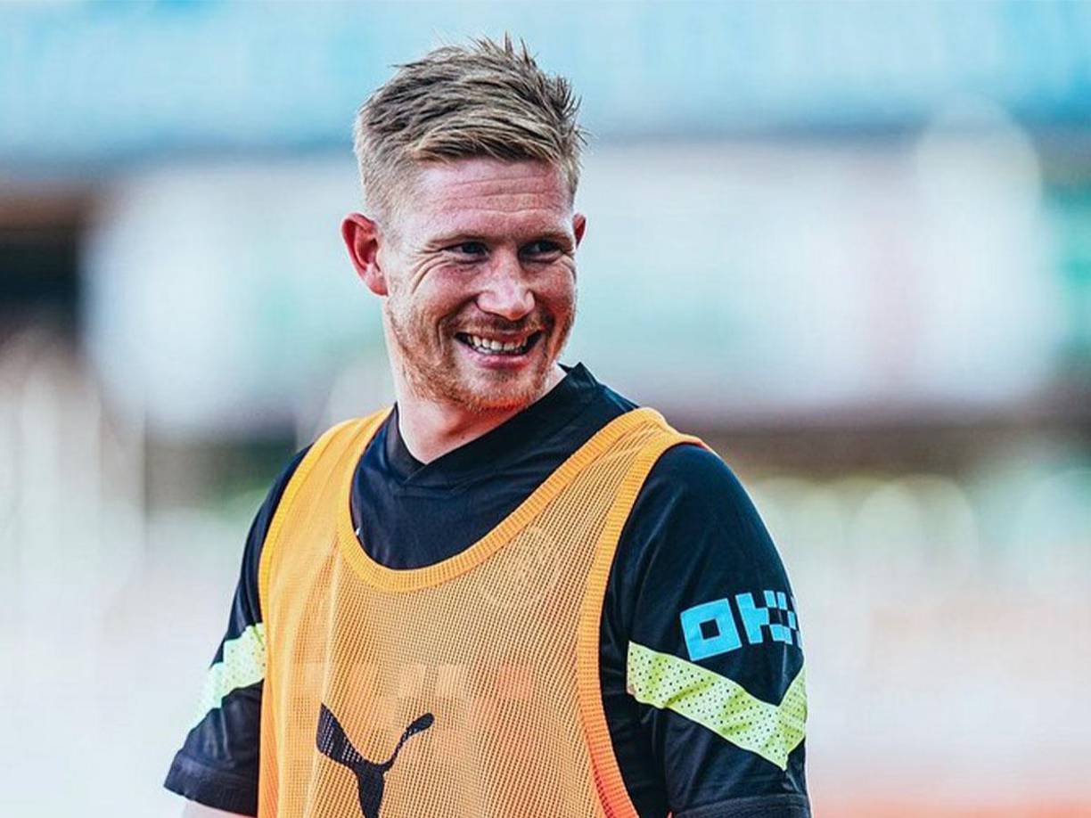 Bombazo. El Fondo de Inversión Pública de Arabia Saudí ha renovado su interés en el centrocampista Kevin de Bruyne y considera al jugador de 32 años como su principal objetivo en el verano.